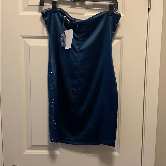 Mini Dress 🌷 - Picture 2 of 6